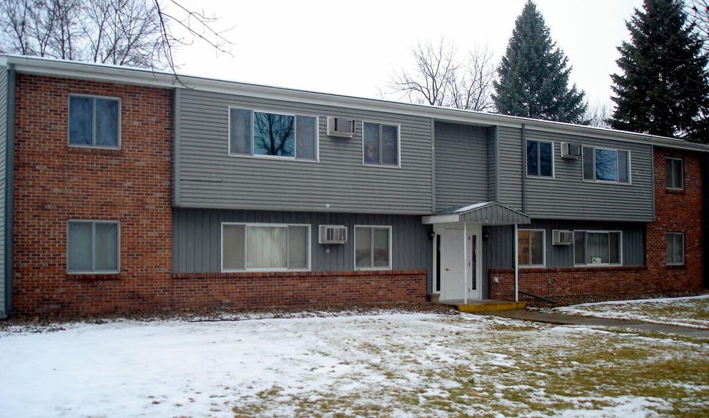 200 2nd St W 8, Hector, MN 55342 Apartment for Sale