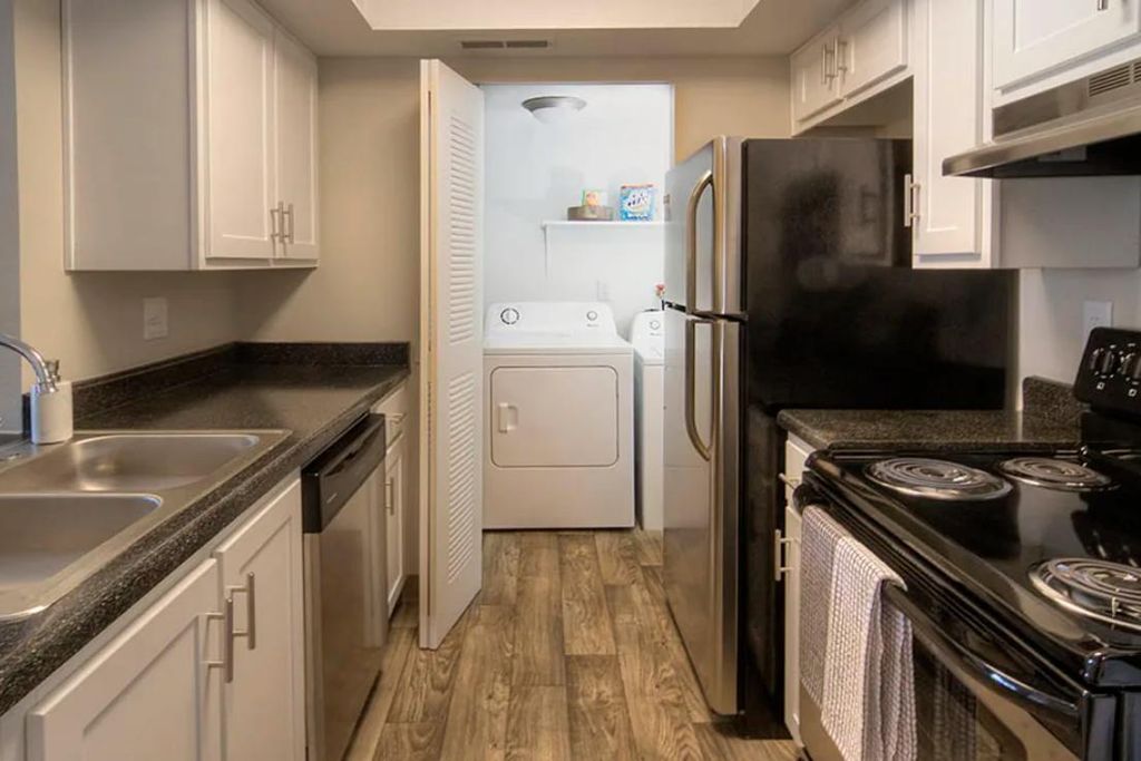 108 Plumtree Ln, Midvale, UT 84047