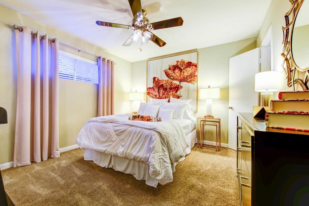 722 International Blvd, Houston, TX 77024