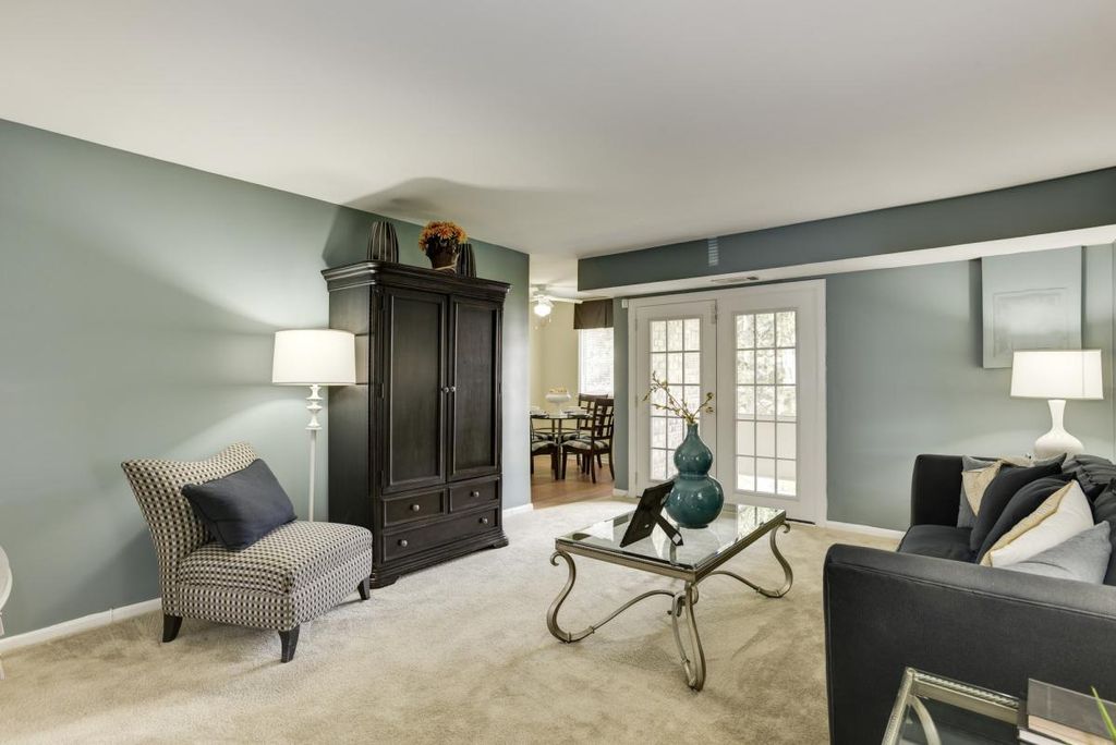 7106 d Rolling Bend Rd, Windsor Mill, MD 21244