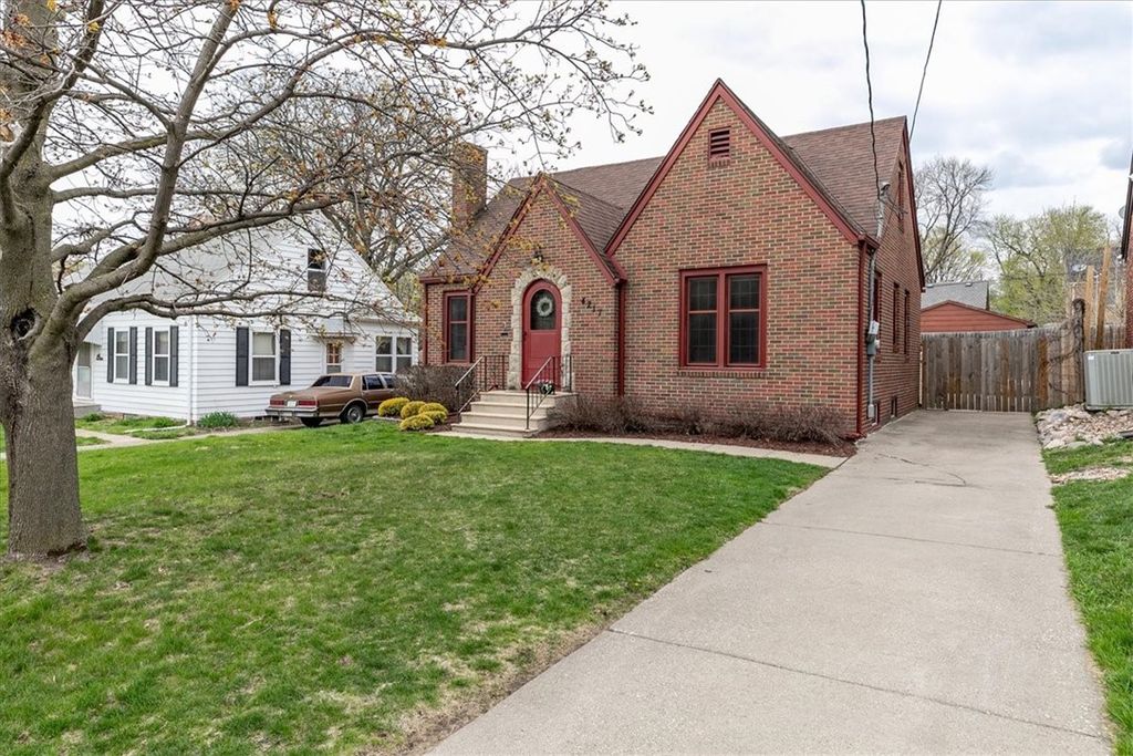 4217 Franklin Ave, Des Moines, IA 50310 Trulia