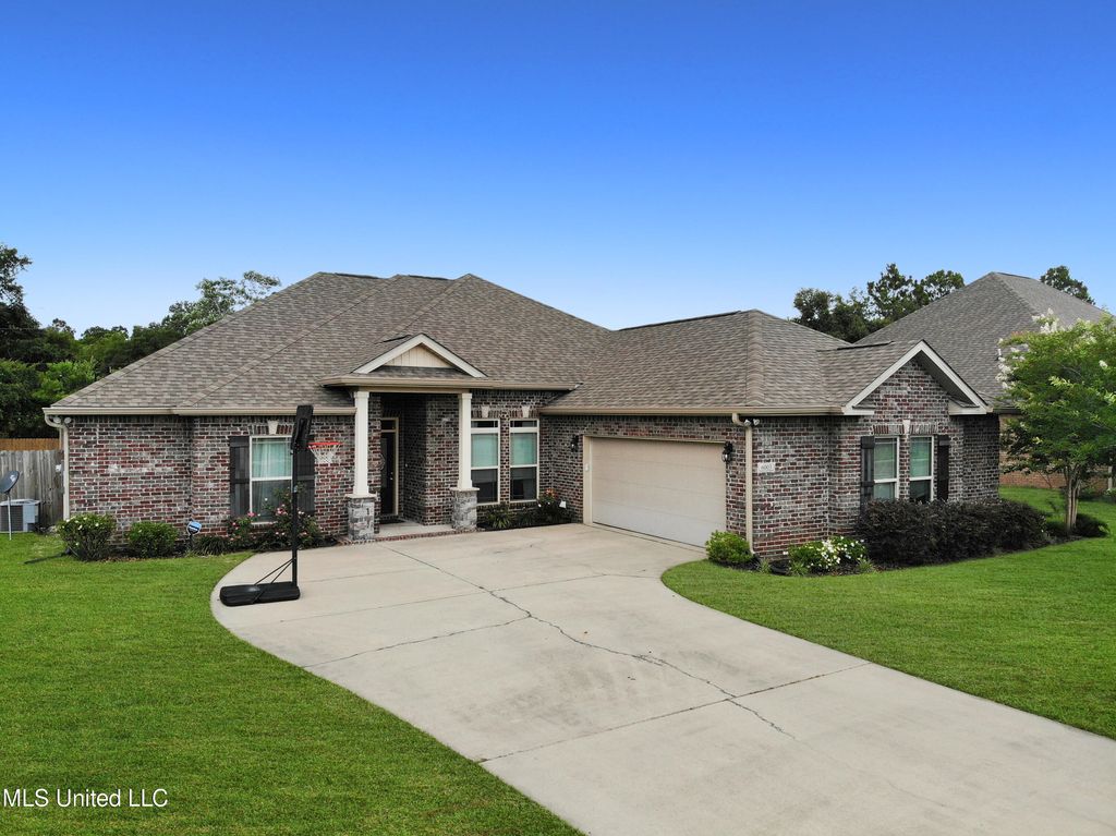 6003 Red Gate Dr, Long Beach, MS 39560