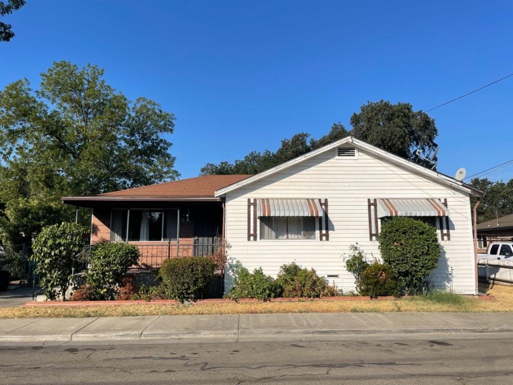 627 S Windsor Ave, Stockton, CA 95205