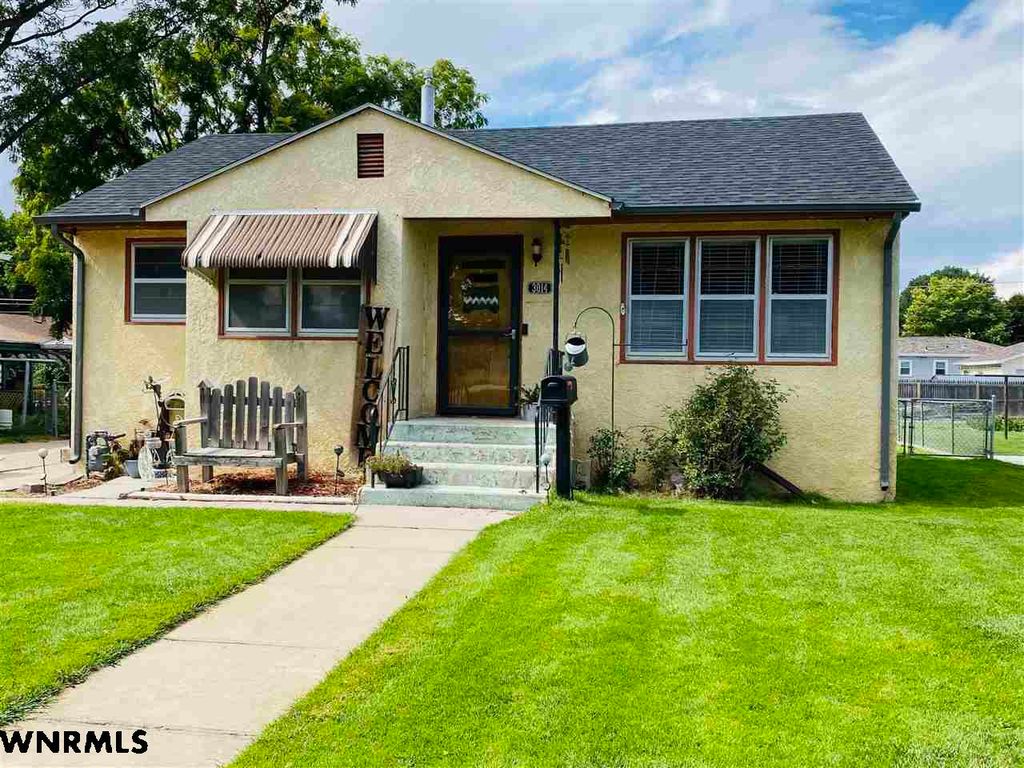 3014 Avenue E, Scottsbluff, NE 69361
