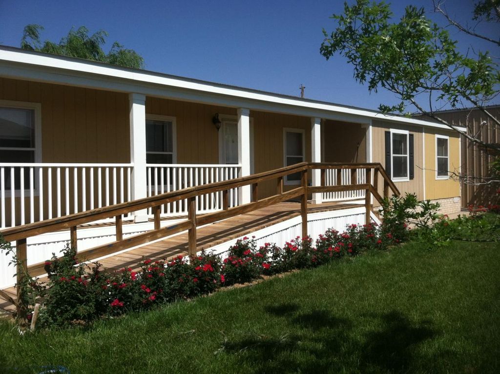 1605 E Brazos St, Portales, NM 88130