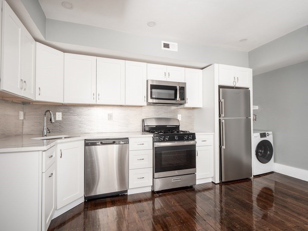 19-21 Hudson St #4, Lowell, MA 01852