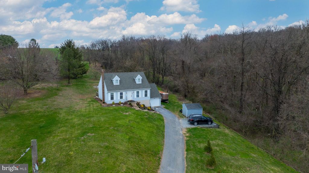 301 Douts Hill Rd, Holtwood, PA 17532