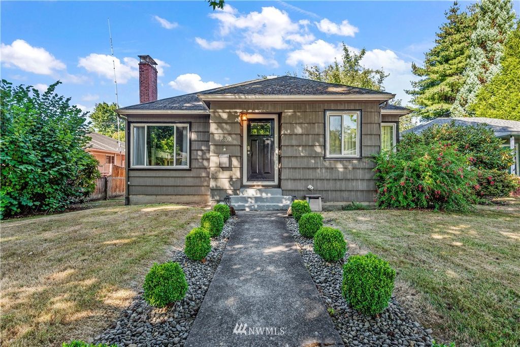 1309 19th Ave, Longview, WA 98632