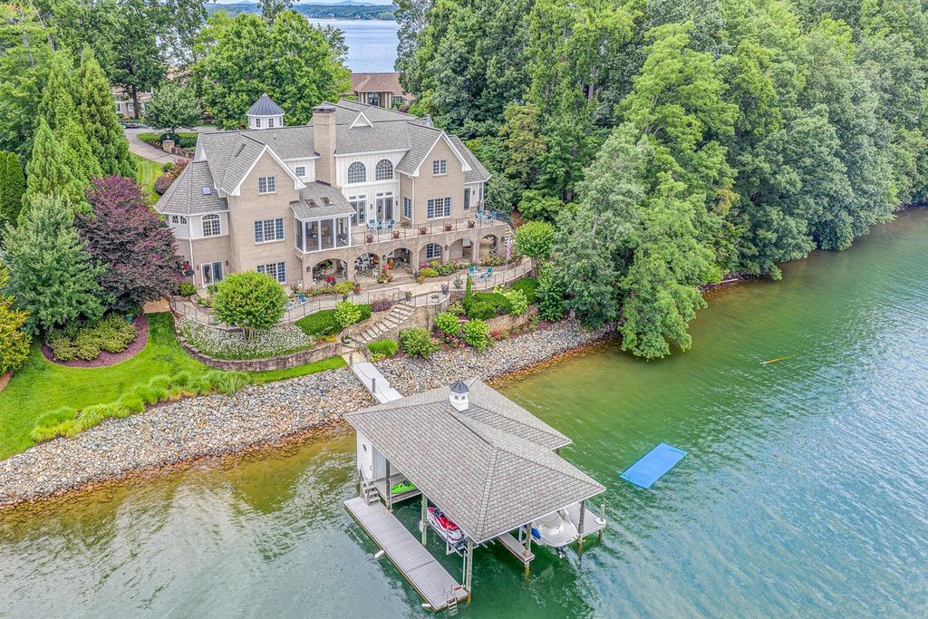 140 Blackwater Cir, Penhook, VA 5 Bed, 7 Bath SingleFamily Home