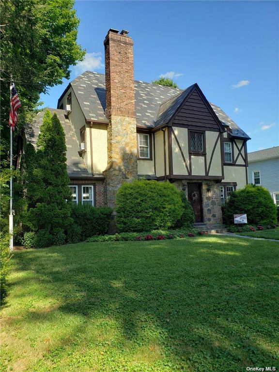 Garden City Ny Real Estate Homes For Sale Trulia