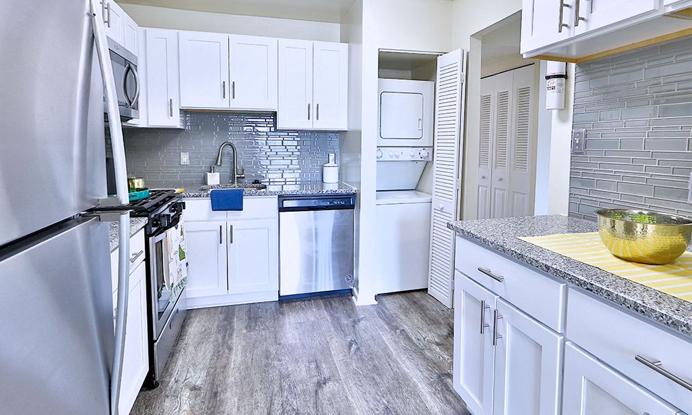 4023 Majestic Ln, Fairfax, VA 22033