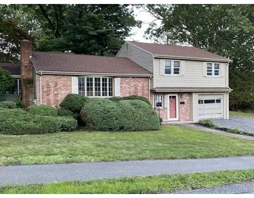 125 Scott Cir, Dedham, MA 02026