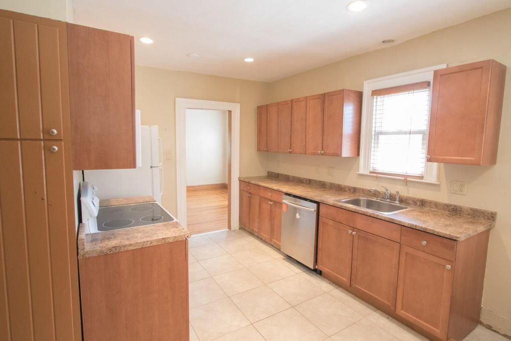 54 Anthony St #2, New Haven, CT 06515