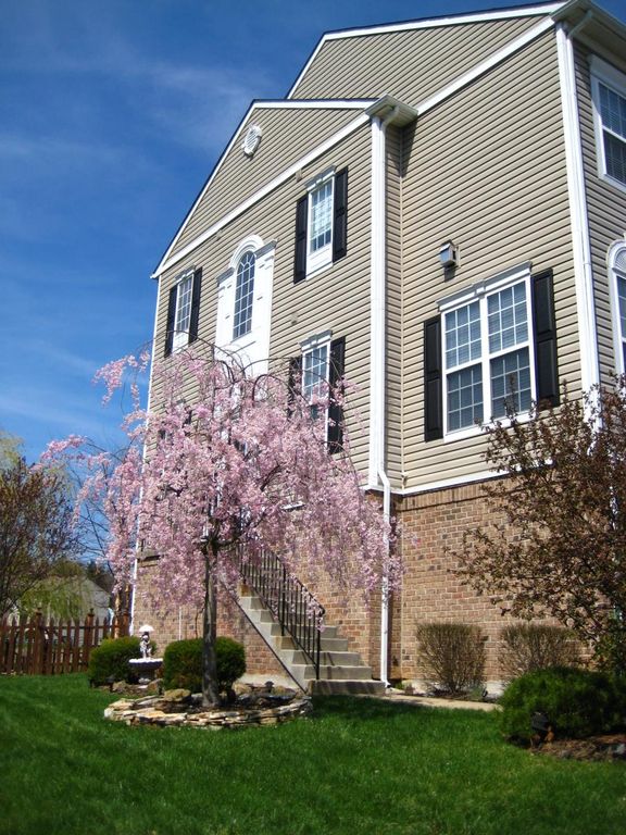 828 W Boxborough Dr, Wilmington, DE 19810