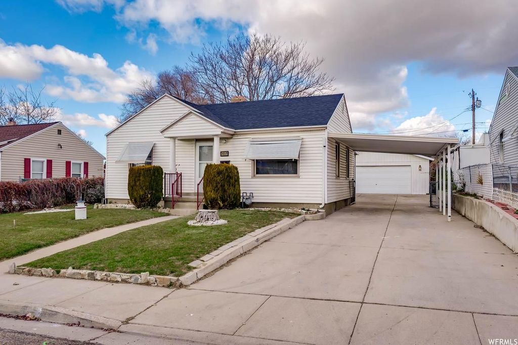 203 S Lakeview Dr, Clearfield, UT 84015