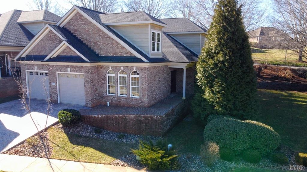1080 Governors Ln, Forest, VA 24551