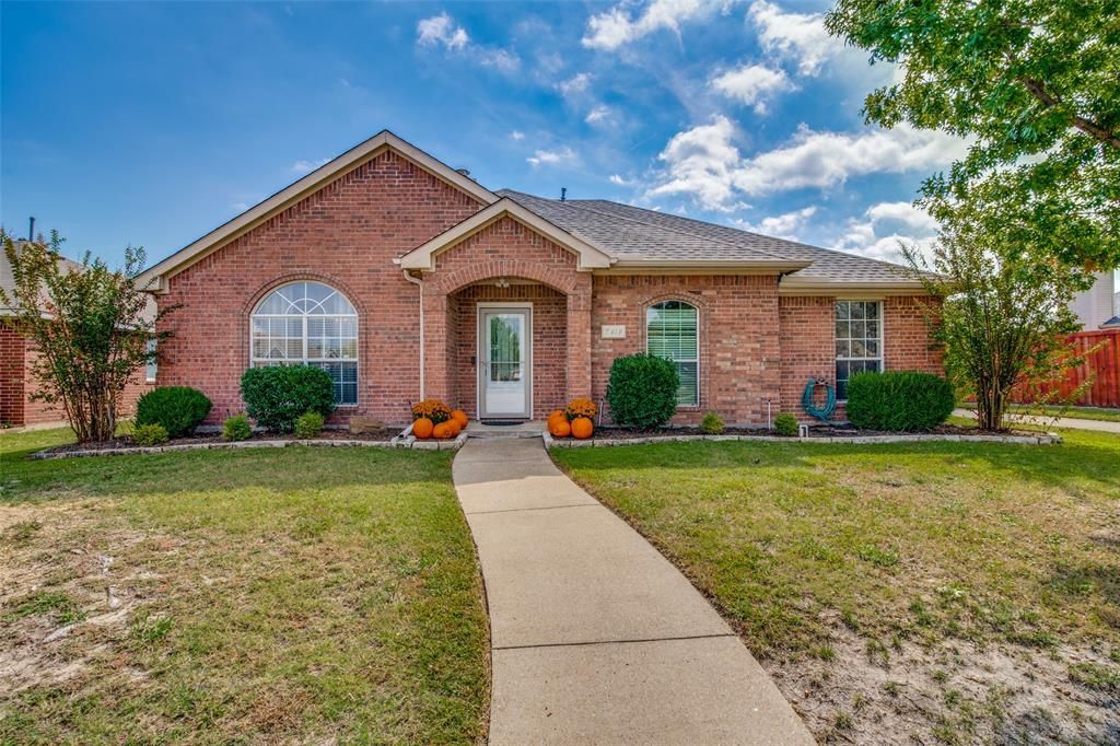 7418 Danridge Rd, Rowlett, TX 75089