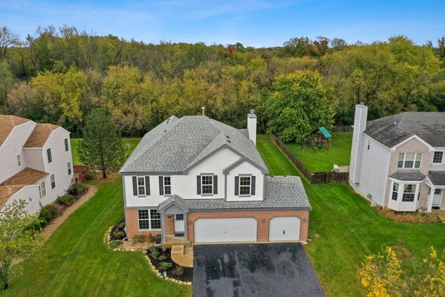 1244 Noble Dr, Port Barrington, IL 60010