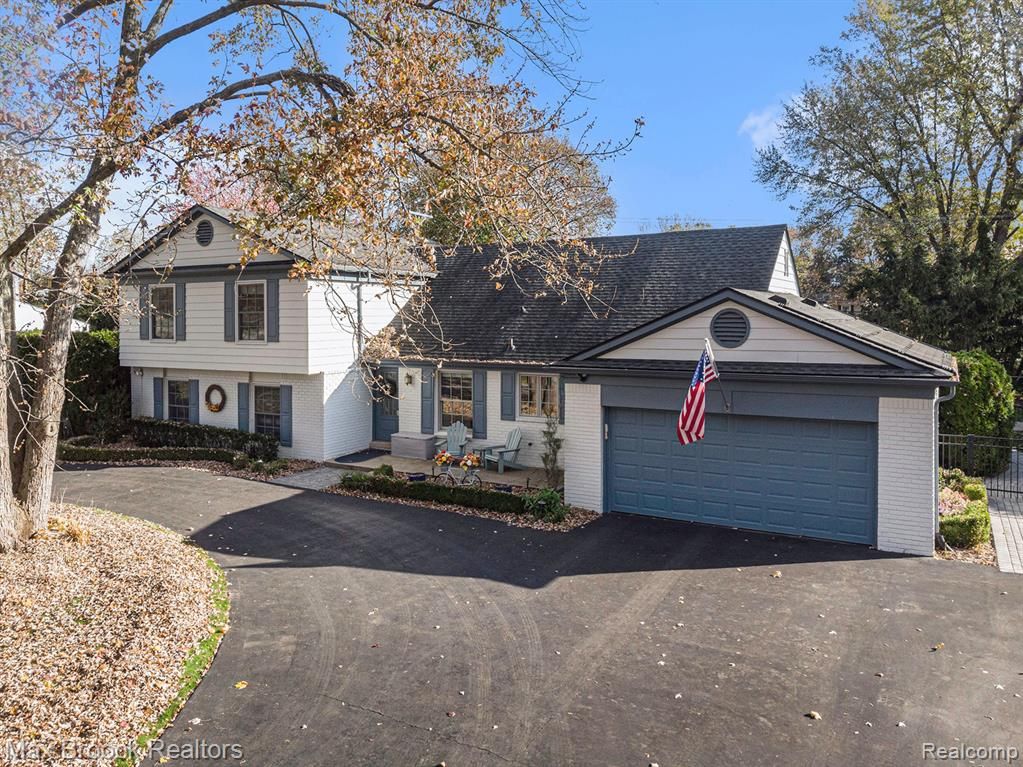 7285 Cathedral Dr, Bloomfield Hills, MI 48301