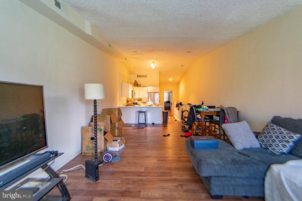 229 Market St #3, Philadelphia, PA 19106