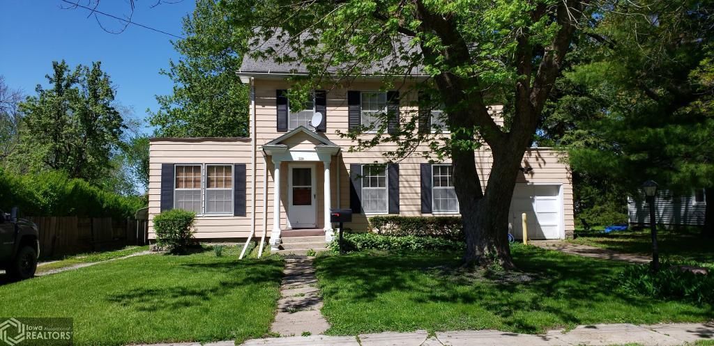 720 N 11th St, Centerville, IA 52544