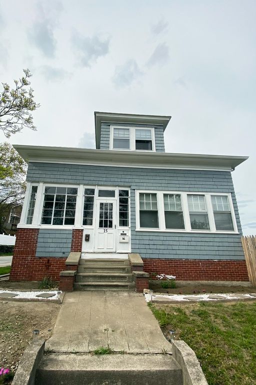 15 Chestnut Hill Ave #1, Cranston, RI 02920