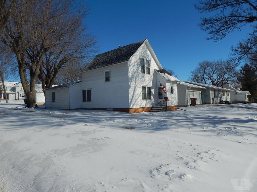 221 Elm St, Coon Rapids, IA 3 Bed, 1 Bath SingleFamily Home 32