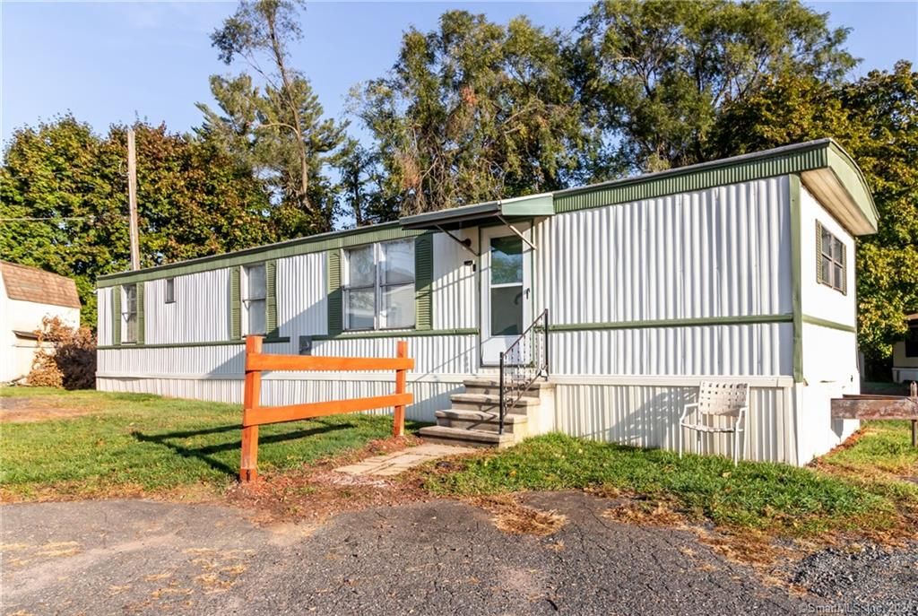 9 North Rd, East Windsor, CT 06088 2 Bed, 1 Bath Mobile