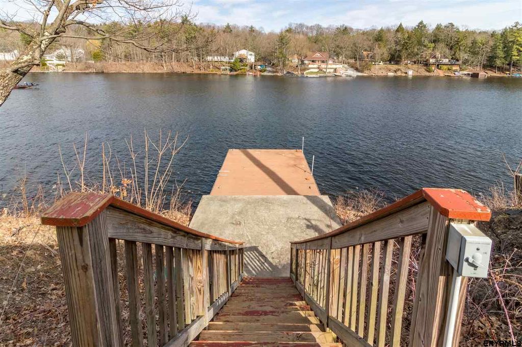 140 Westside Dr, Ballston Lake, NY 3 Bed, 3 Bath SingleFamily Home