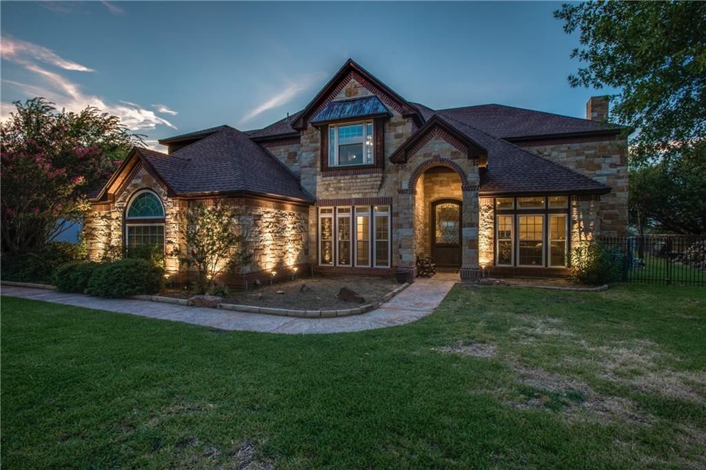 210 Canyon Oaks Dr, Argyle, TX 6 Bed, 6 Bath SingleFamily Home 10