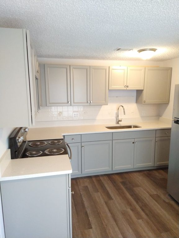 2644 Sunrise Village Dr, Orange Park, FL 32065