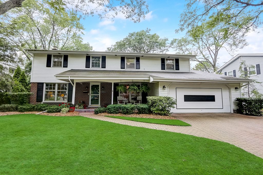 1516 Executive Ln, Glenview, IL 60026