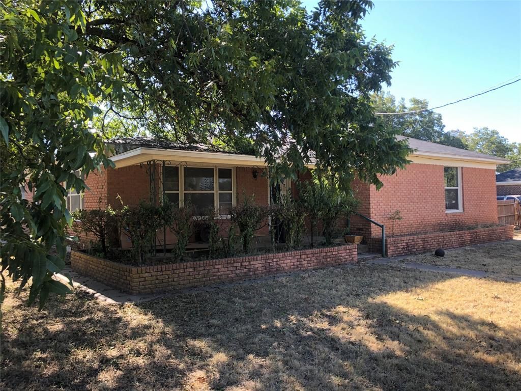 253 N Davies St, Dublin, TX 76446