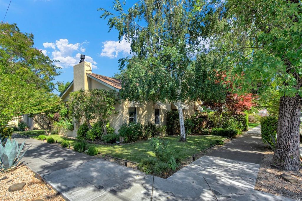 1493 D St, Napa, CA 94559