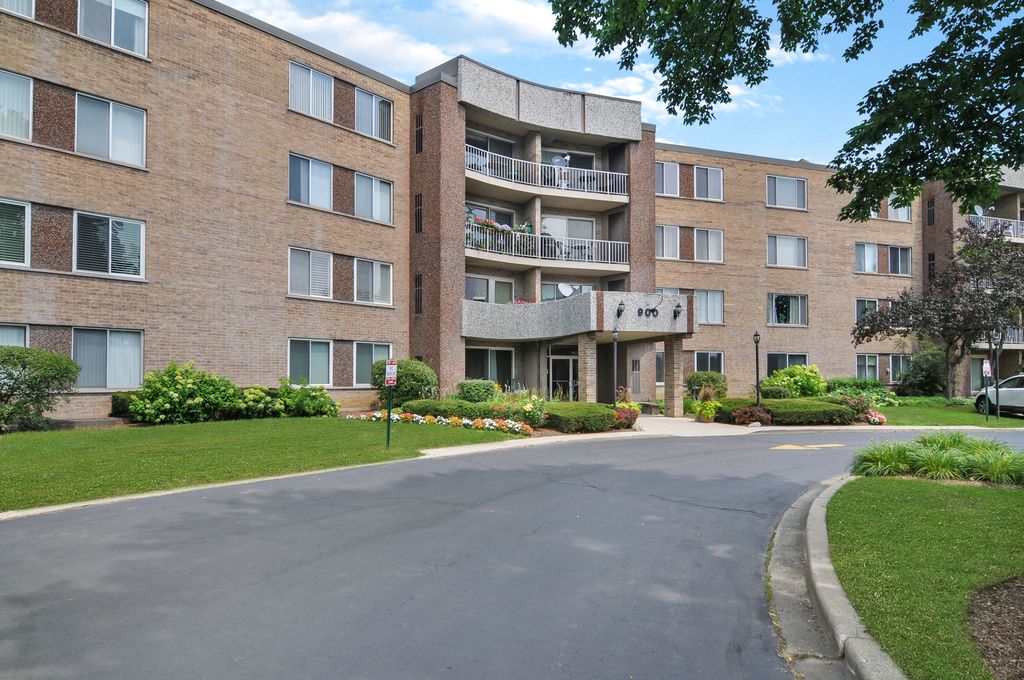 900 E Wilmette Rd #421, Palatine, IL 60074
