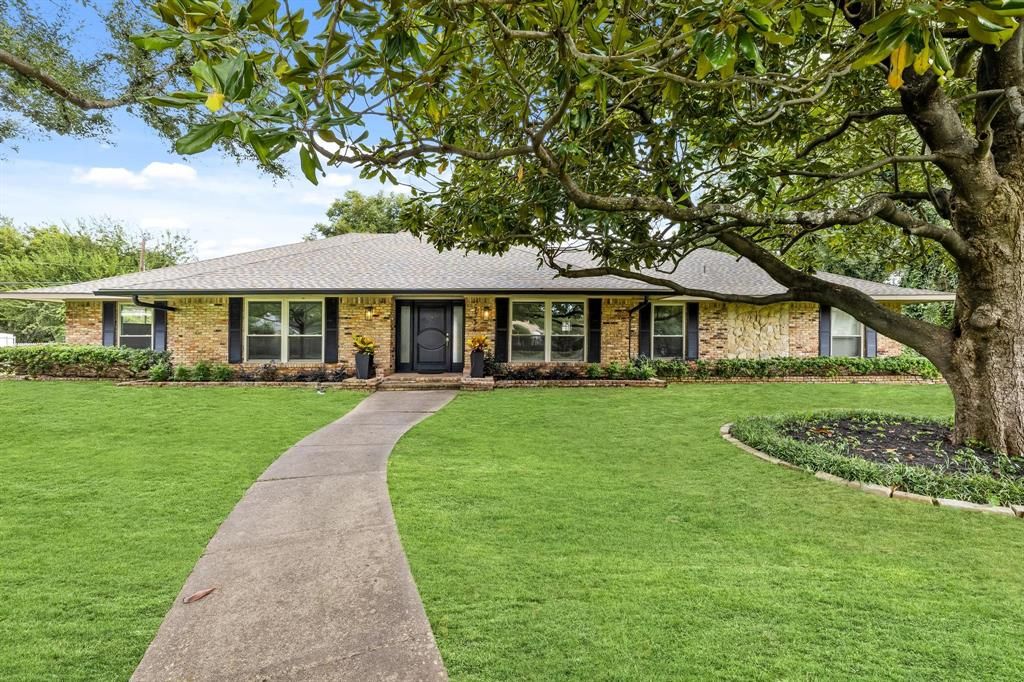 7734 Tophill Ln, Dallas, TX 75248