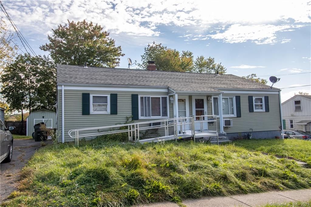 48 7th St, Newington, CT 06111
