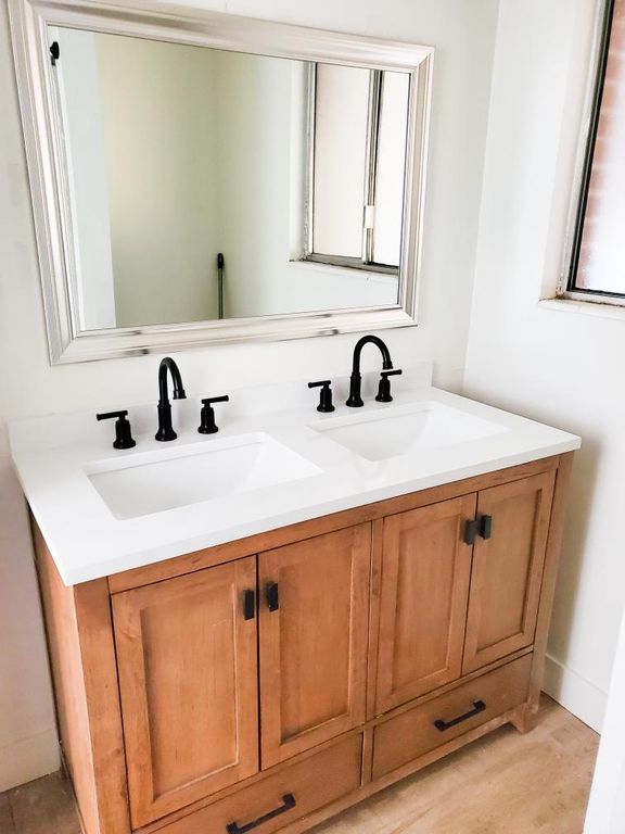 568 W 2400 N, Layton, UT 84041