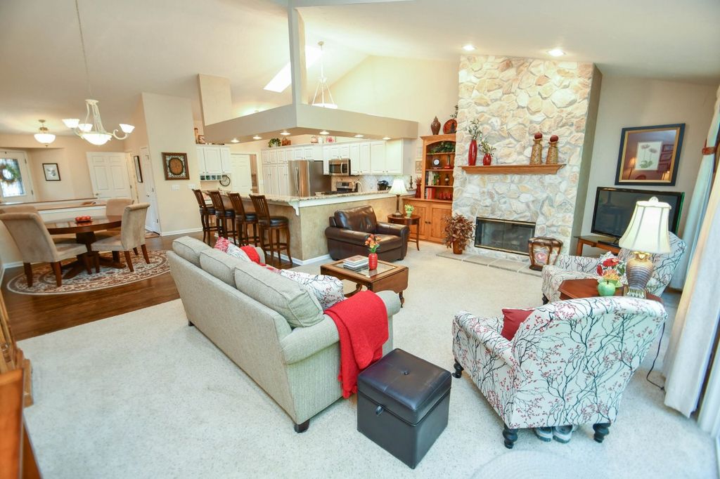 499 Sunset Trl, Hartland, WI 3 Bed, 3 Bath Condo Trulia