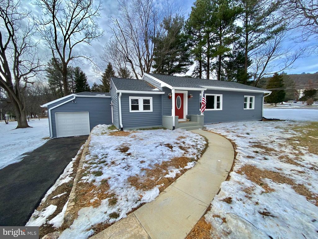 8203 Edgewood Church Rd, Frederick, MD 21702