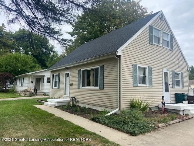 2935 S Deerfield Ave, Lansing, MI 48911