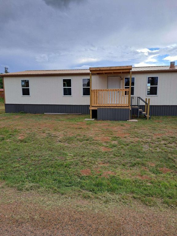 1101 3rd St, Moriarty, NM 87035