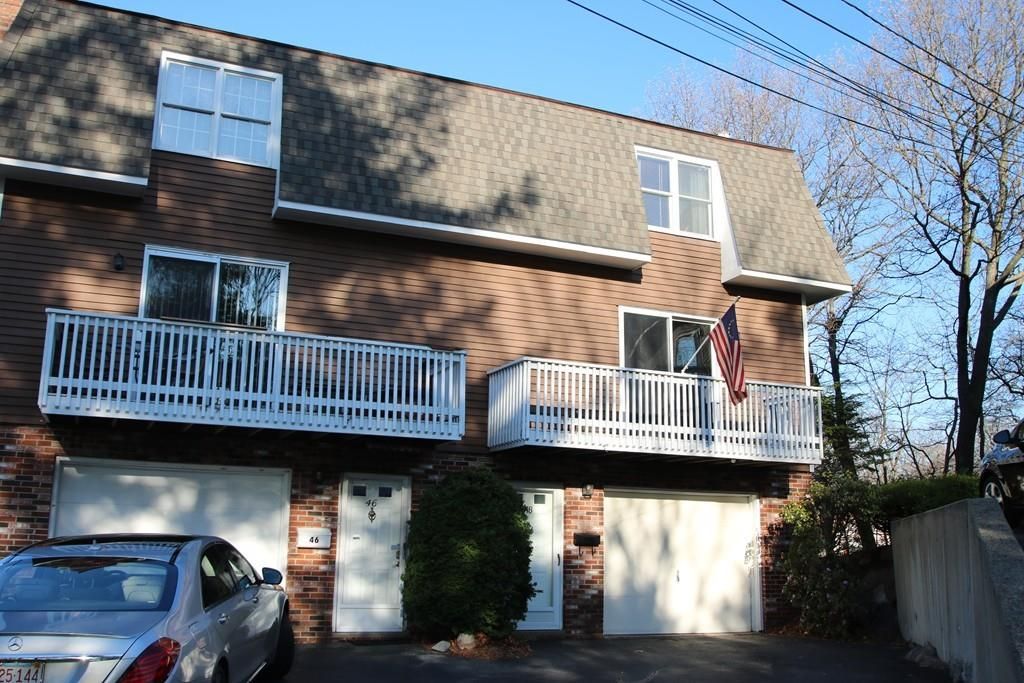 48 Oakland Ave, Lynn, MA 2 Bed, 2 Bath Condo 19 Photos
