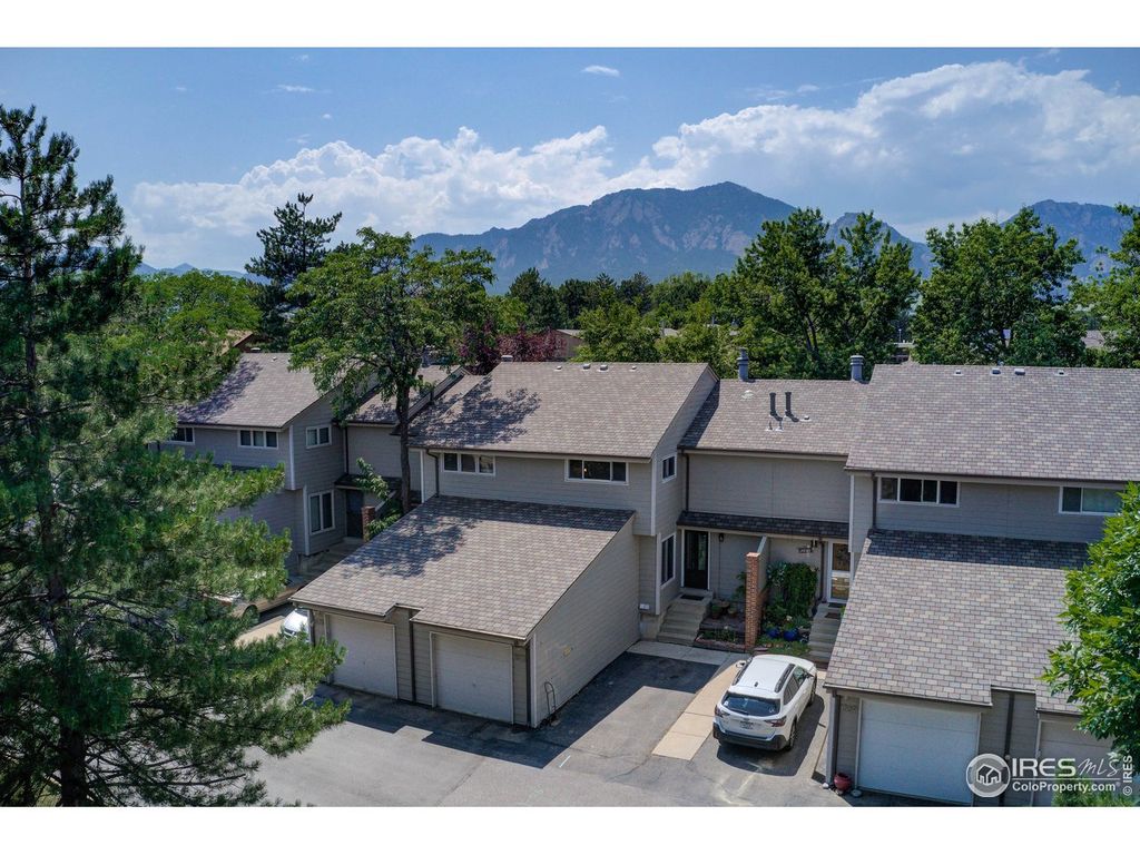 1571 Bradley Dr, Boulder, CO 80305
