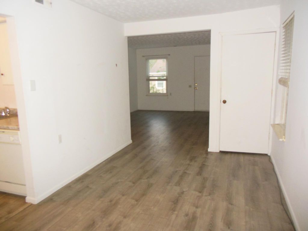 1414 Forest Ln, Fairborn, OH 45324