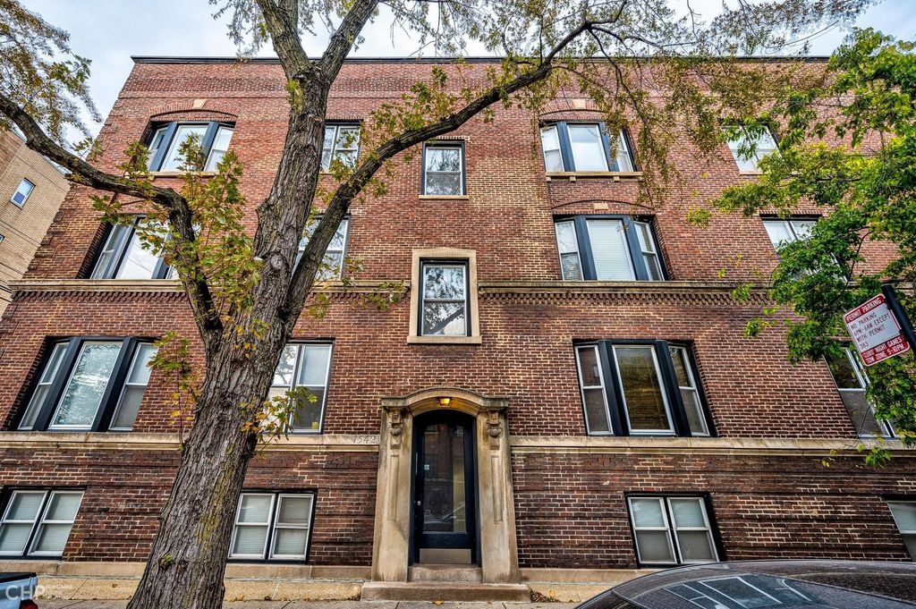 1542 W Cornelia Ave #2, Chicago, IL 60657