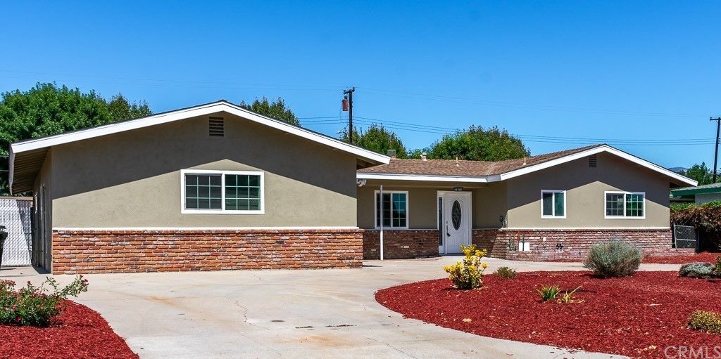 250 W Cascade Dr, Rialto, CA 92376