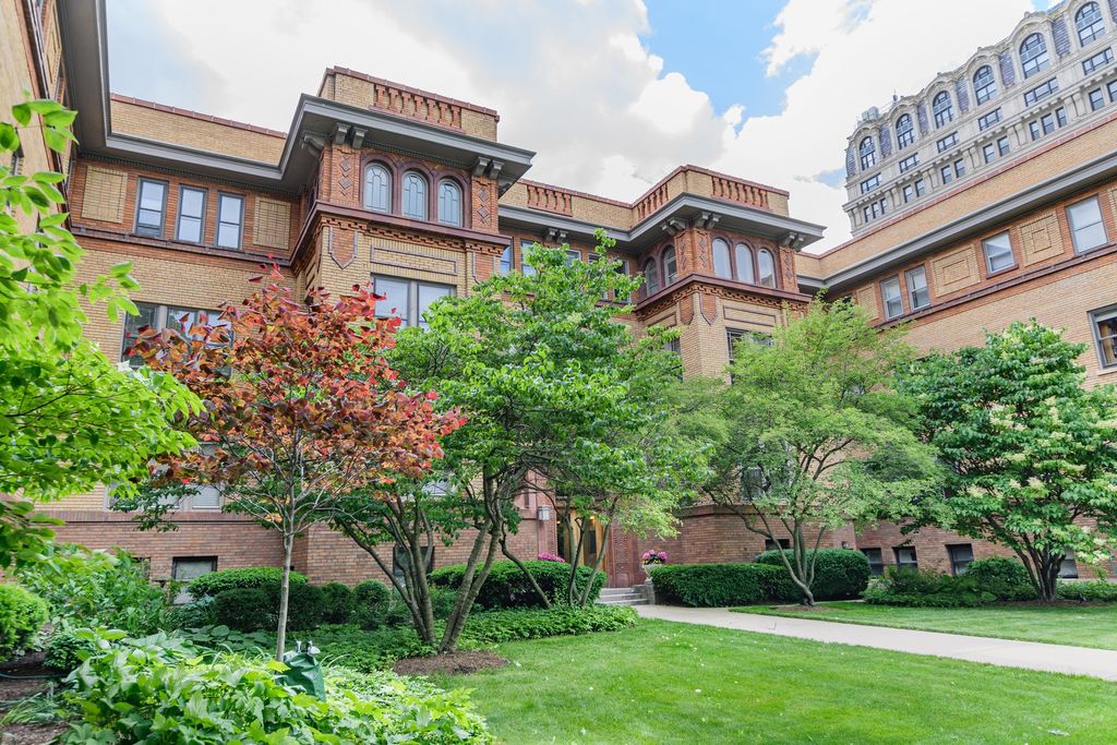 2230 N  Lincoln Park W  #3H, Chicago, IL 60614