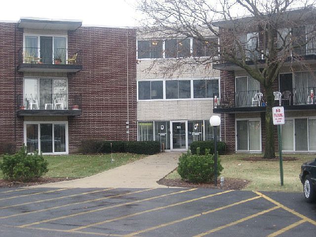 2800 Maple Ave #30A, Downers Grove, IL 60515