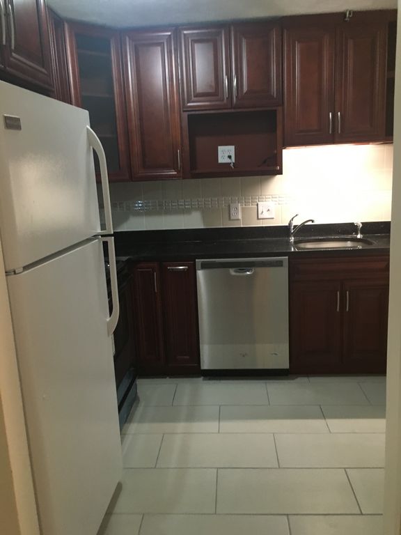 115 W Squantum St #109, Quincy, MA 02171